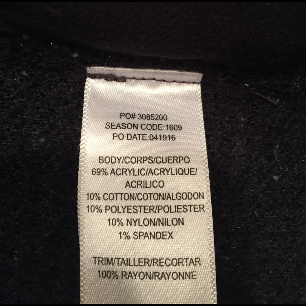 Splendid turtleneck sweater side seam pockets. - Picture 5 of 6